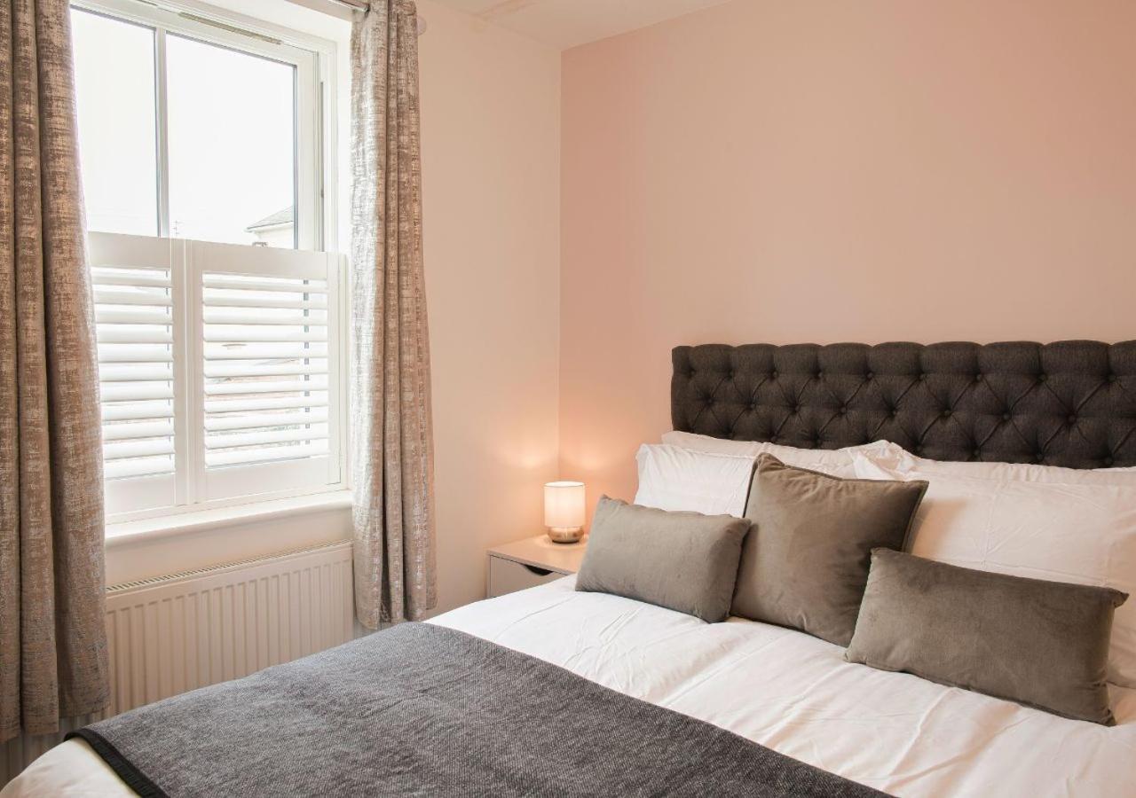 Stunning 2 Bed With Private Patio And Free Parking Villa Cheltenham Exterior photo