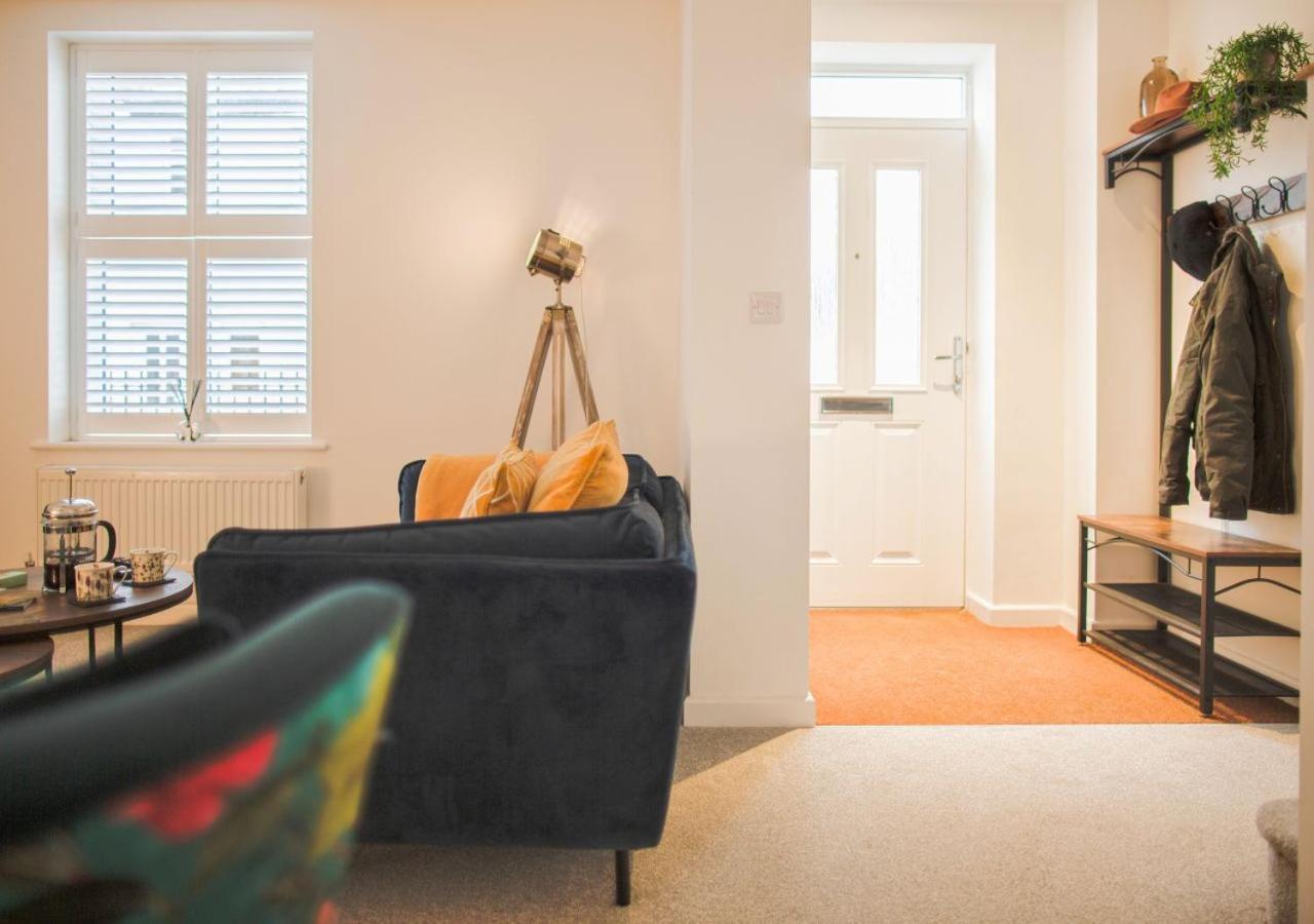 Stunning 2 Bed With Private Patio And Free Parking Villa Cheltenham Exterior photo