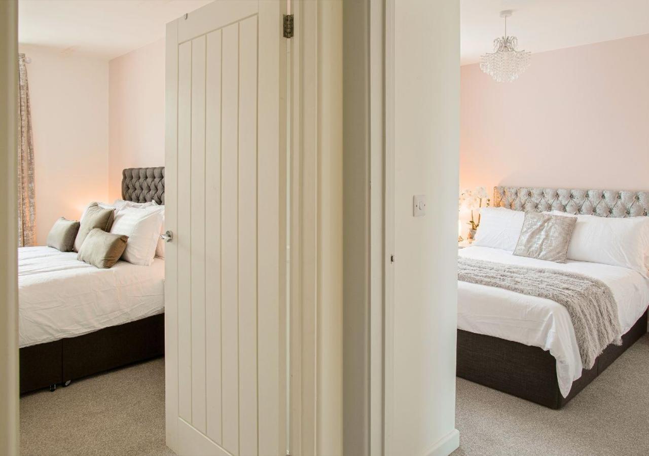 Stunning 2 Bed With Private Patio And Free Parking Villa Cheltenham Exterior photo