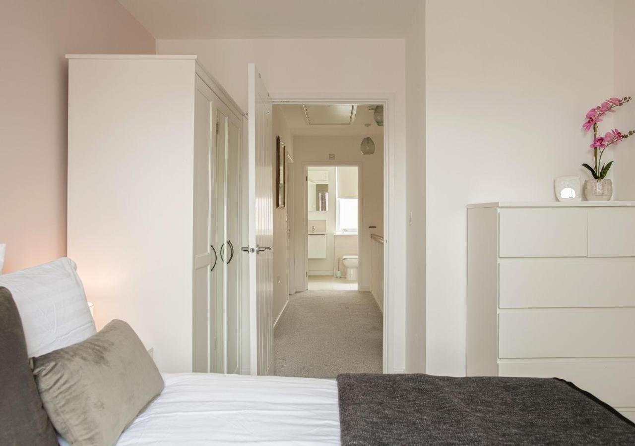 Stunning 2 Bed With Private Patio And Free Parking Villa Cheltenham Exterior photo